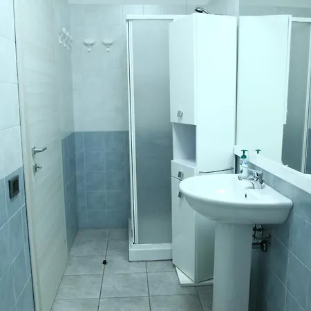 ゲストハウス Comfort Rooms カリアリ